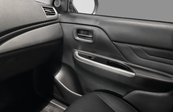 Mitsubishi L200 - Imagen 6
